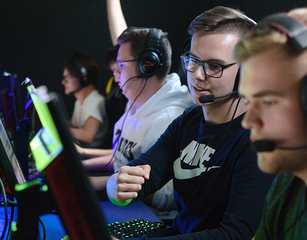 400-esport-turnira 400-esport-turnira